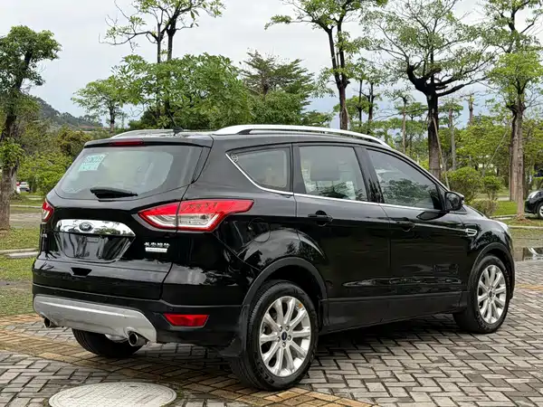 Ford Kuga 2015
