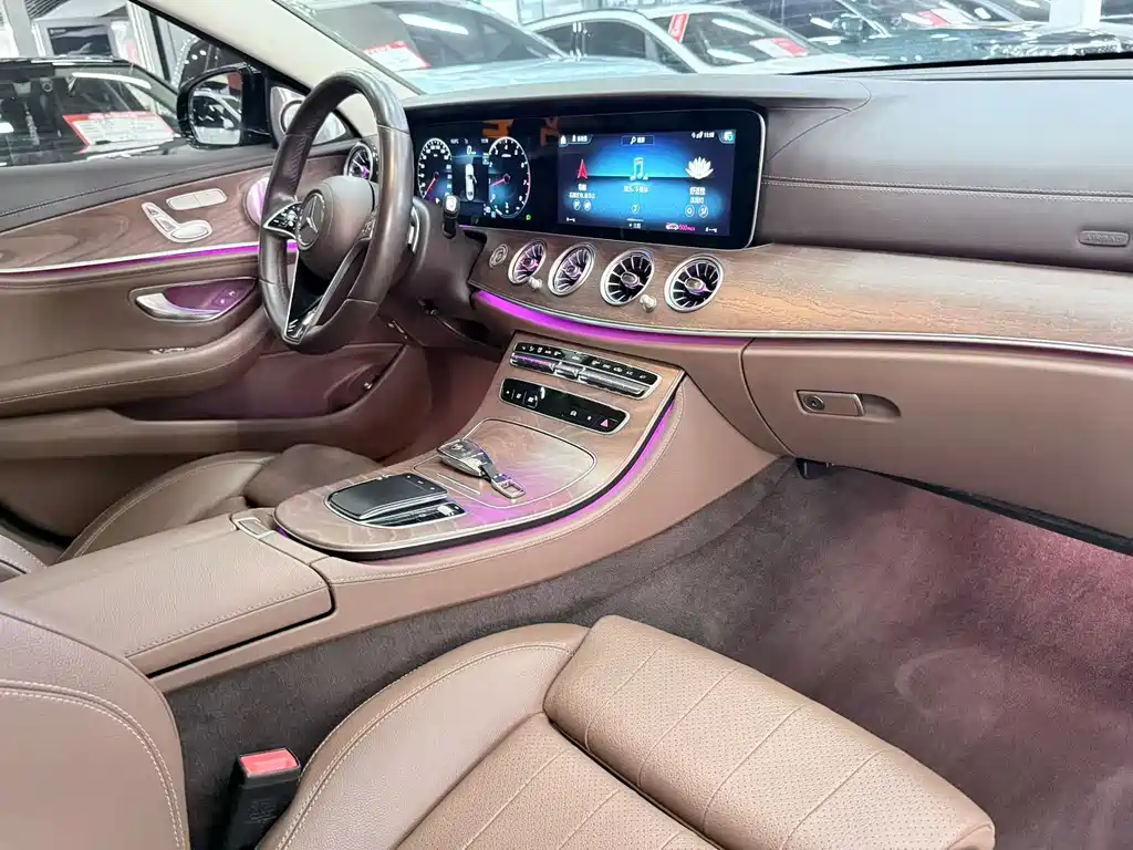 Mercedes-Benz E-Class 2023 — фото 4