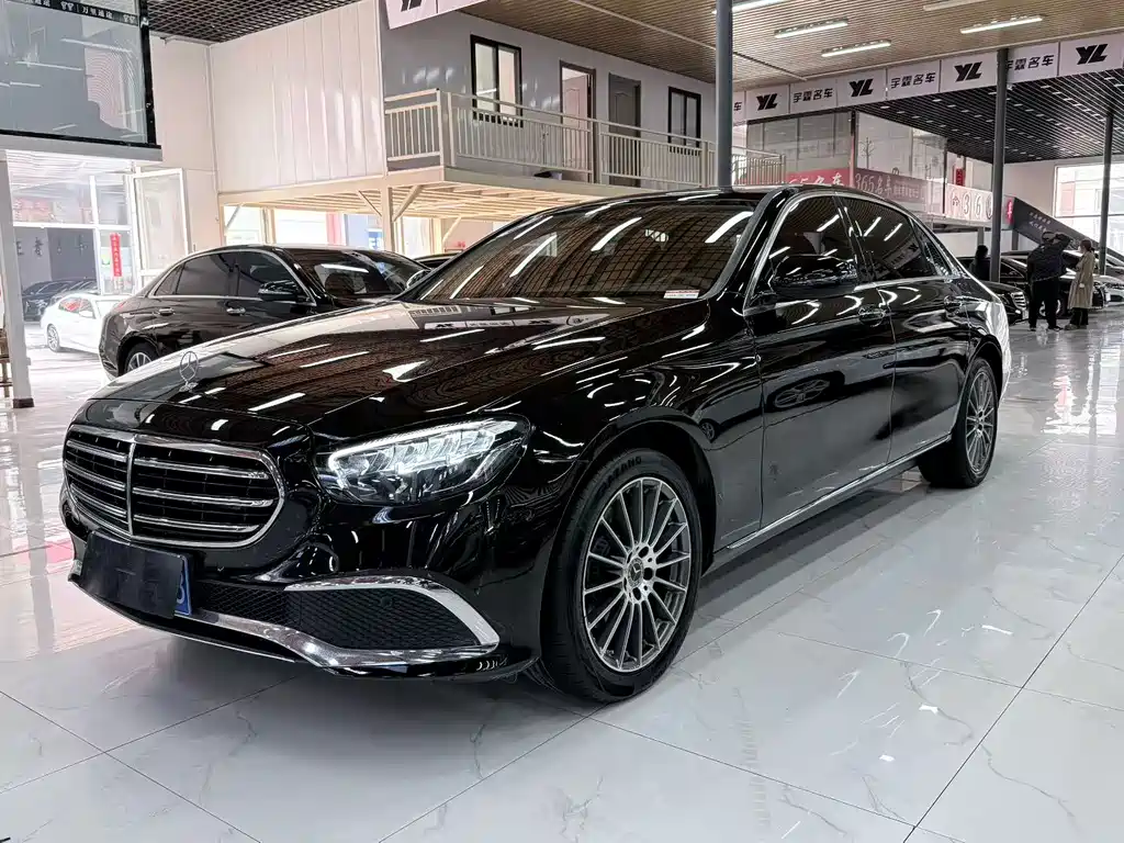 Mercedes-Benz E-Class 2023 — фото 7