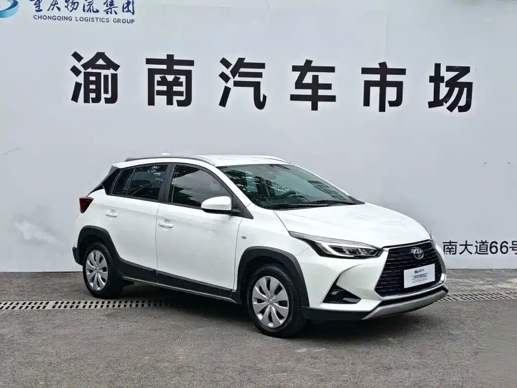 Toyota Yaris L 2022 — фото 3