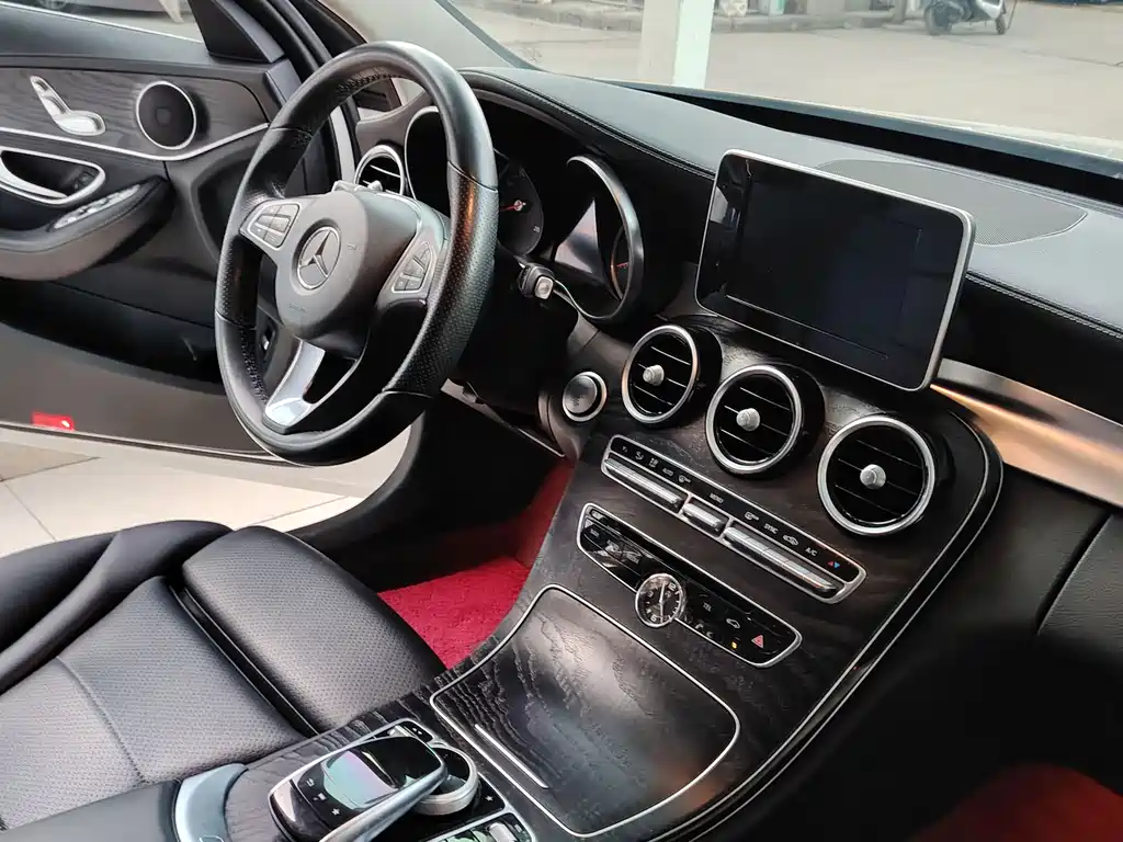 Mercedes-Benz C-Class 2018 — фото 16