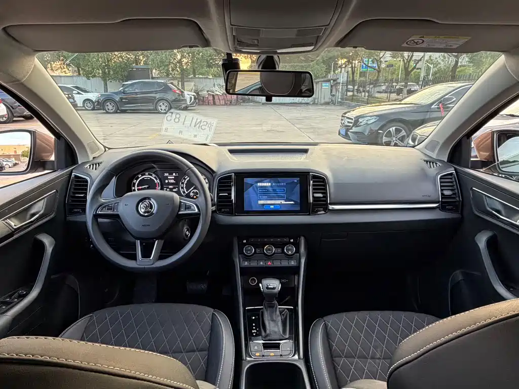 Skoda Karoq 2021 — фото 11