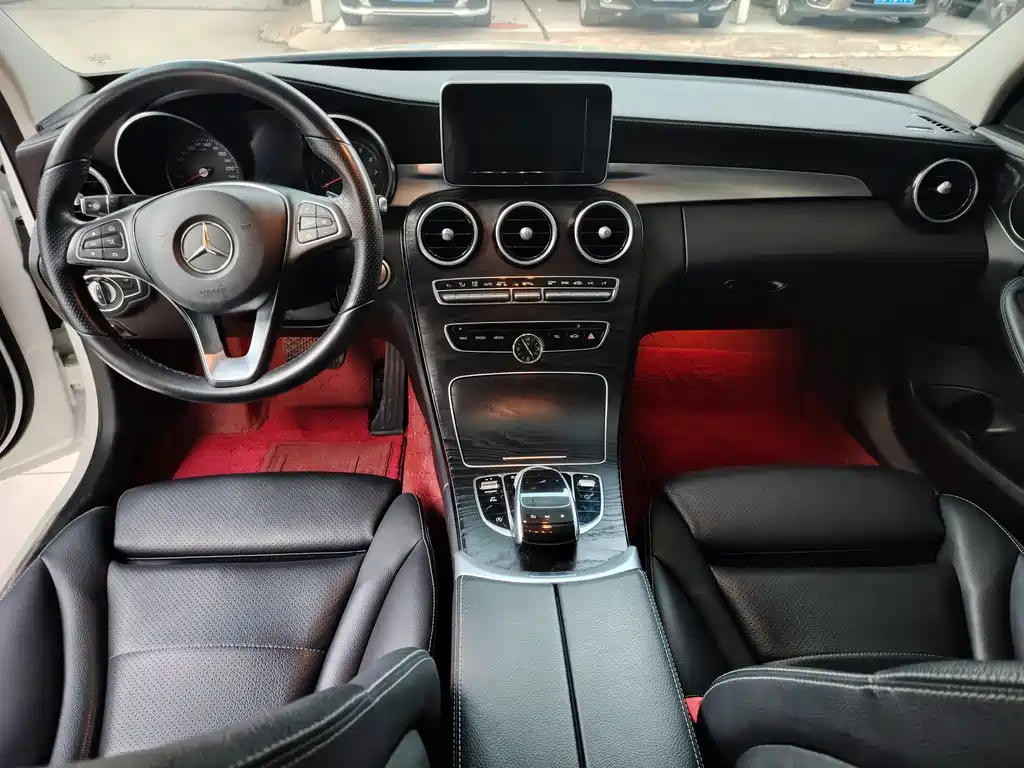 Mercedes-Benz C-Class 2018 — фото 10