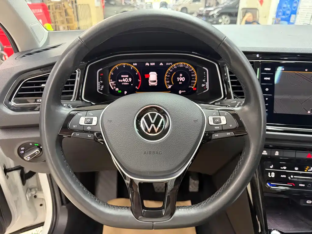 Volkswagen T-Roc 2022 — фото 13
