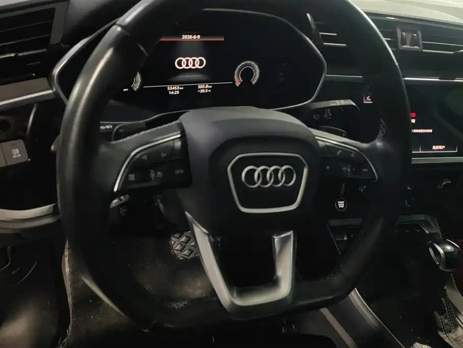 Audi Q3 2022 — фото 15