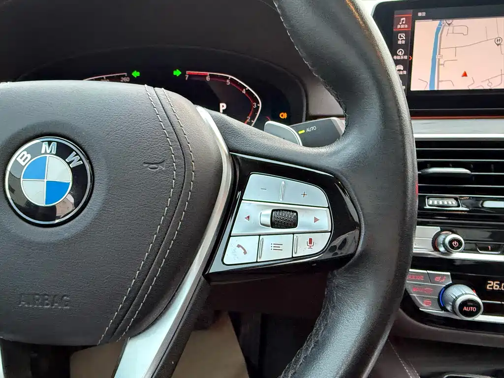 BMW 5 Series 2020 — фото 17