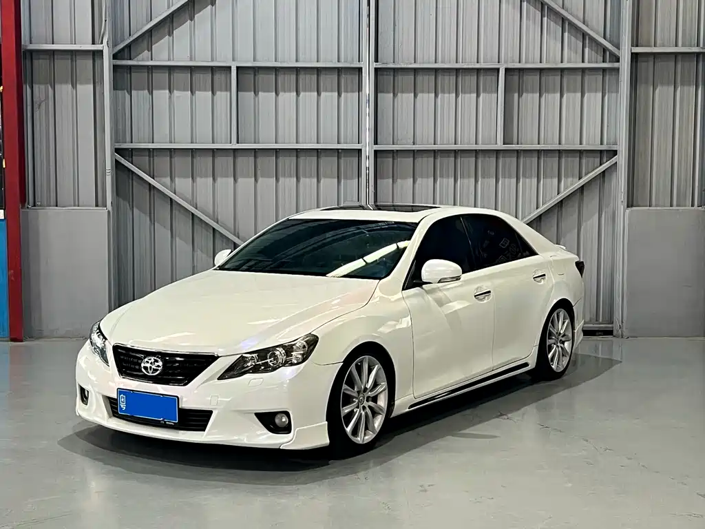 Toyota Reiz 2011