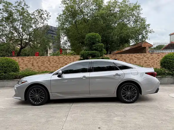 Toyota Avalon 2019