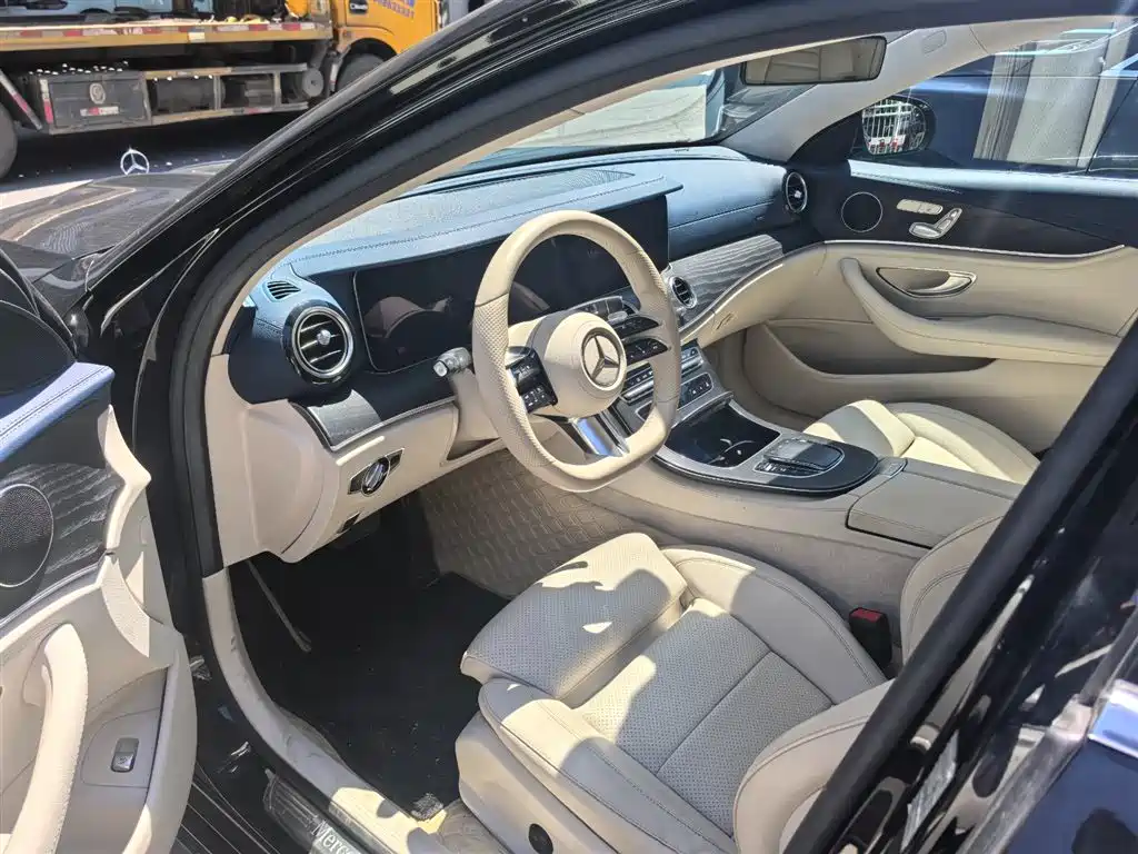 Mercedes-Benz E-Class 2022 — фото 4