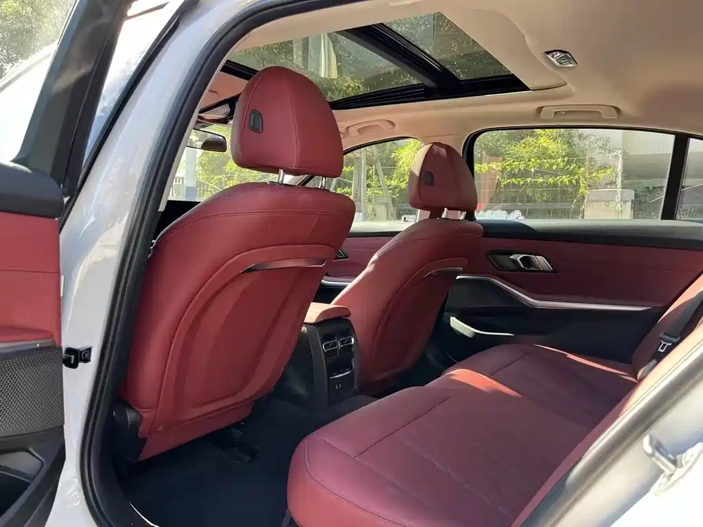 BMW 3 Series 2024