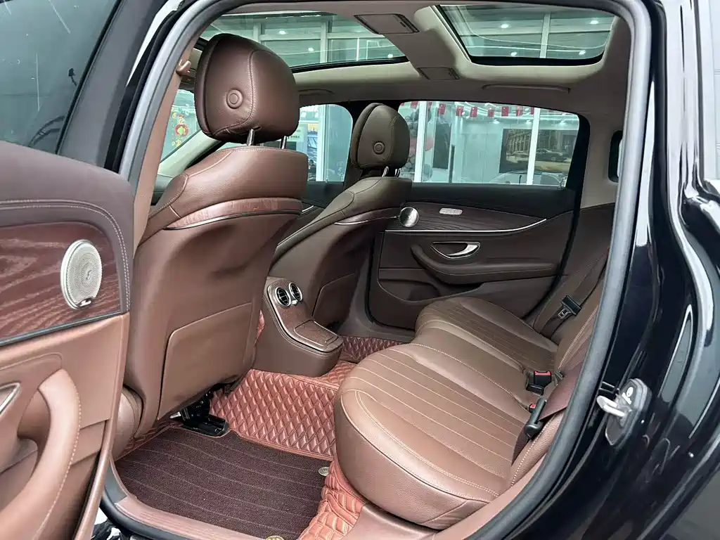 Mercedes-Benz E-Class 2021
