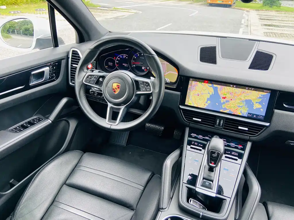 Porsche Cayenne 2019 — фото 19