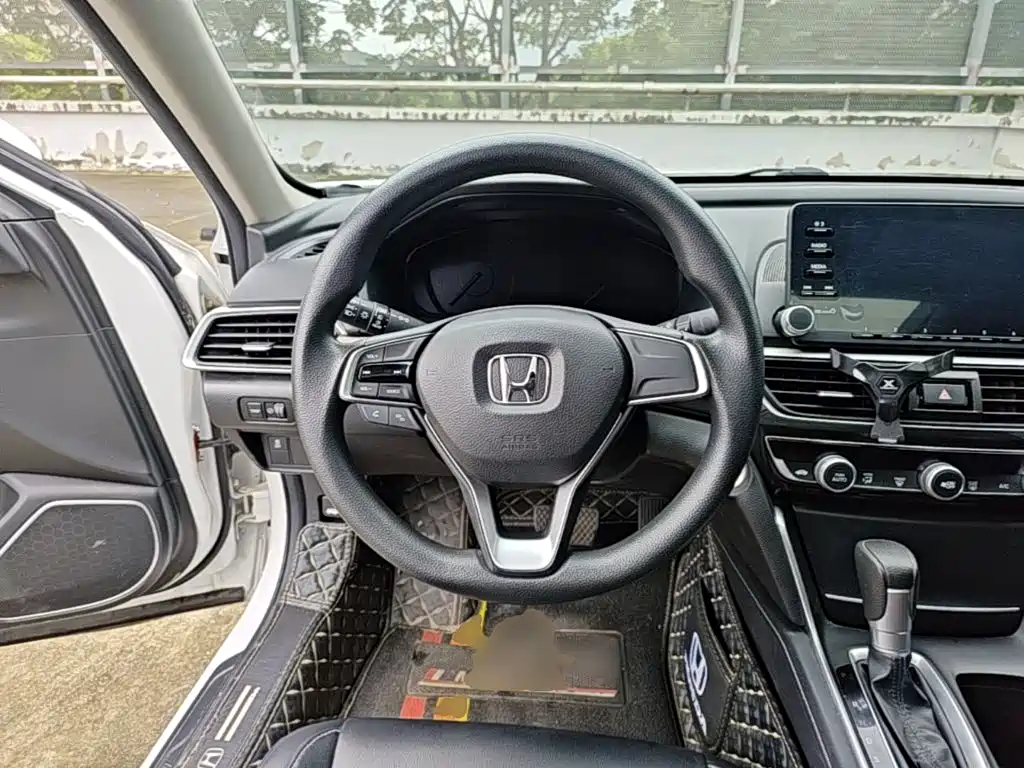 Honda Inspire 2021 — фото 11