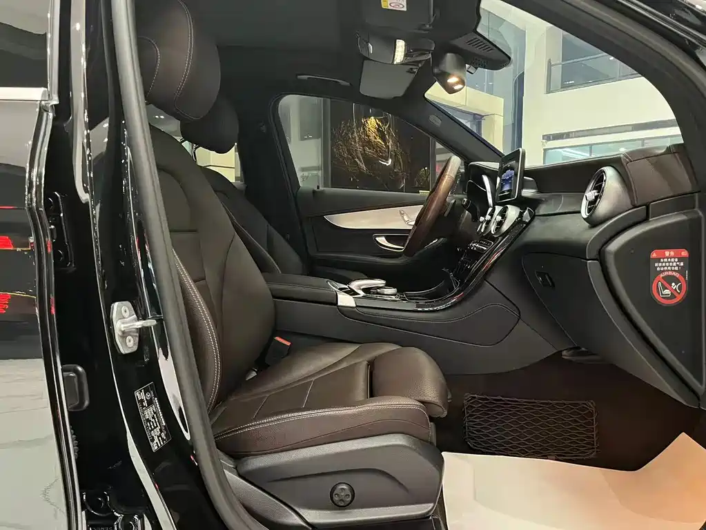 Mercedes-Benz GLC 2017 — фото 13
