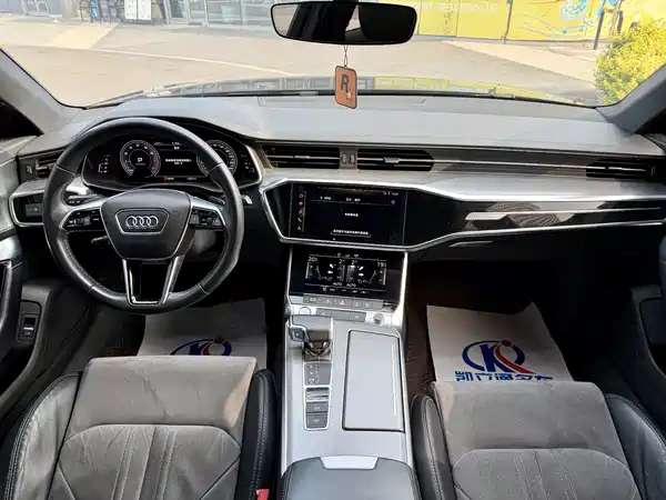 Audi A6L 2020