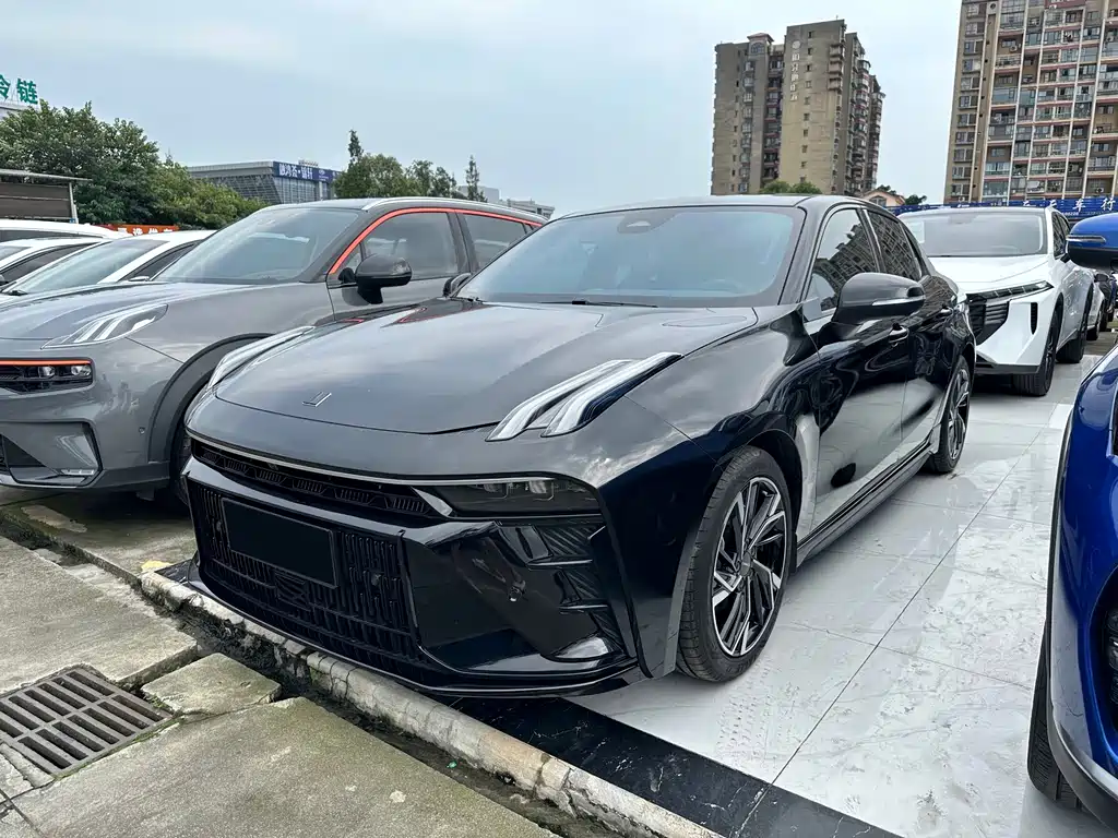 Lynk & Co 03 2022