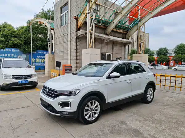 Volkswagen T-Roc 2023
