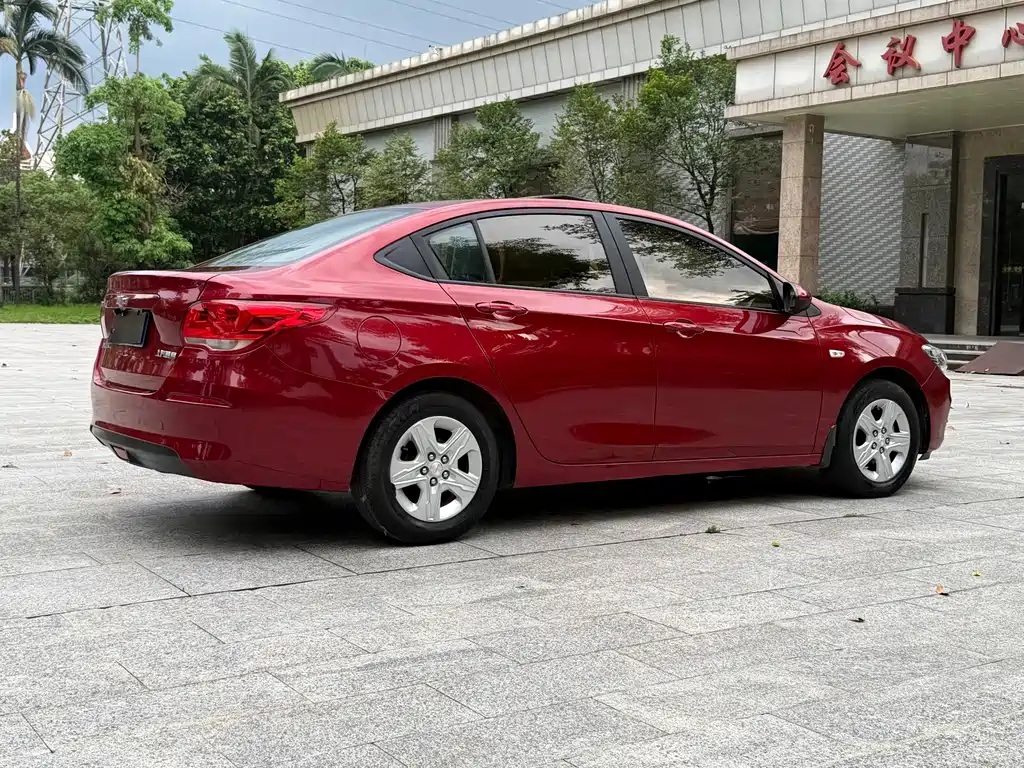 Chevrolet Cavalier 2018 — фото 16