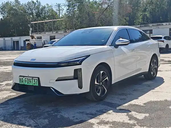 Geely Galaxy L6 2024