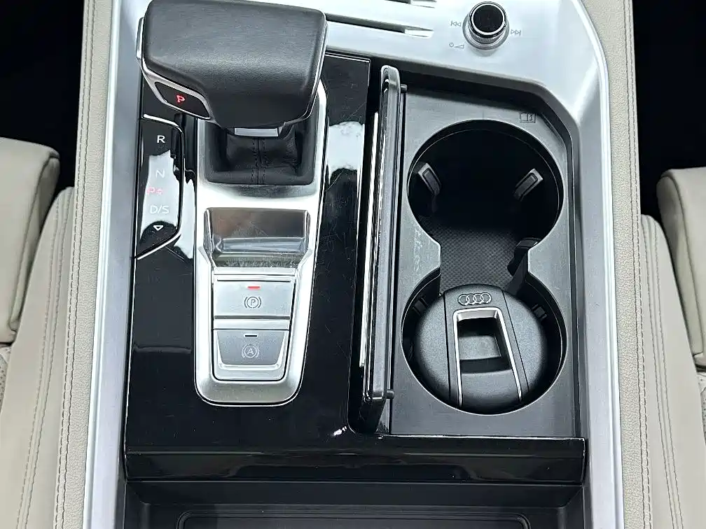 Audi Q6 2022 — фото 23