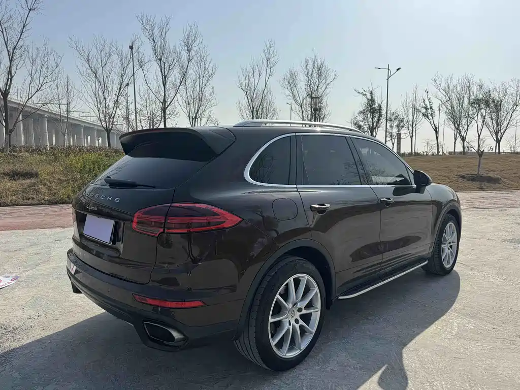 Porsche Cayenne 2016 — фото 11