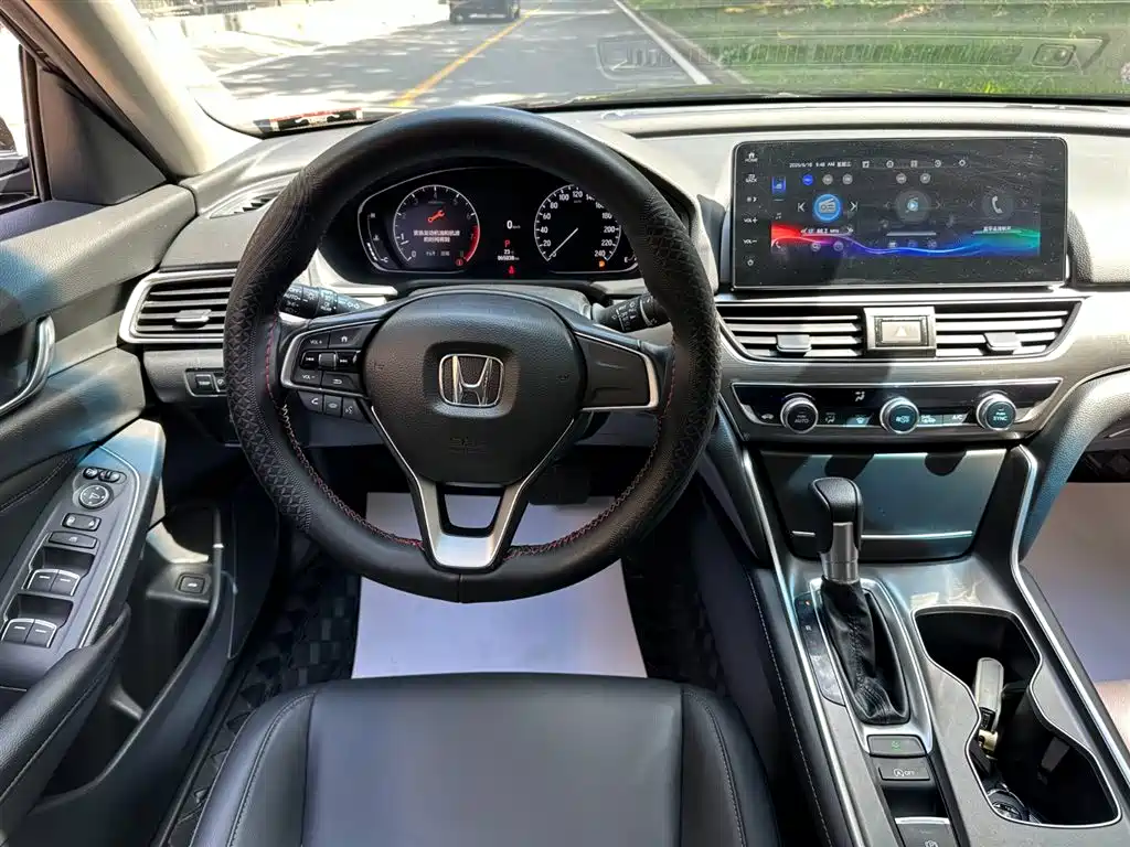 Honda Accord 2022 — фото 10