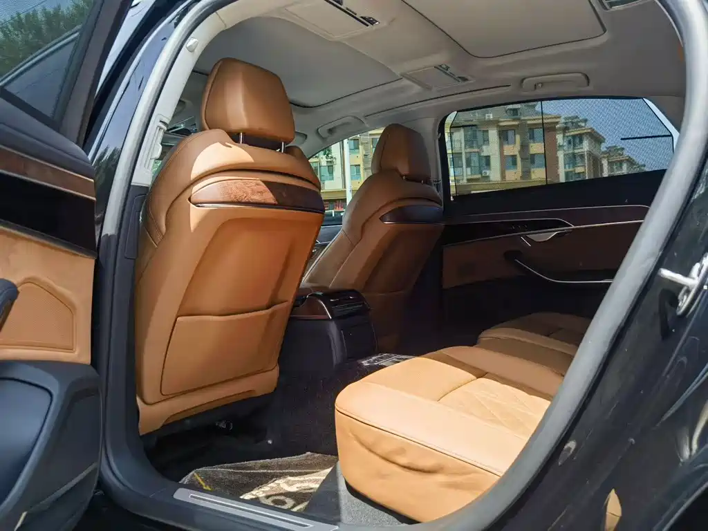 Audi A8 2021