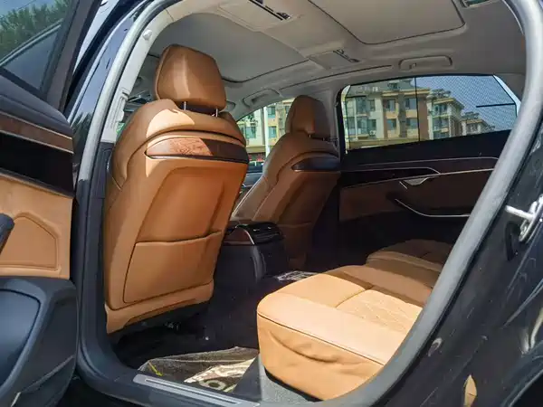 Audi A8 2021