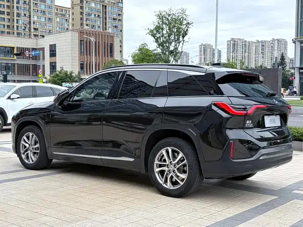 NIO ES6 2020