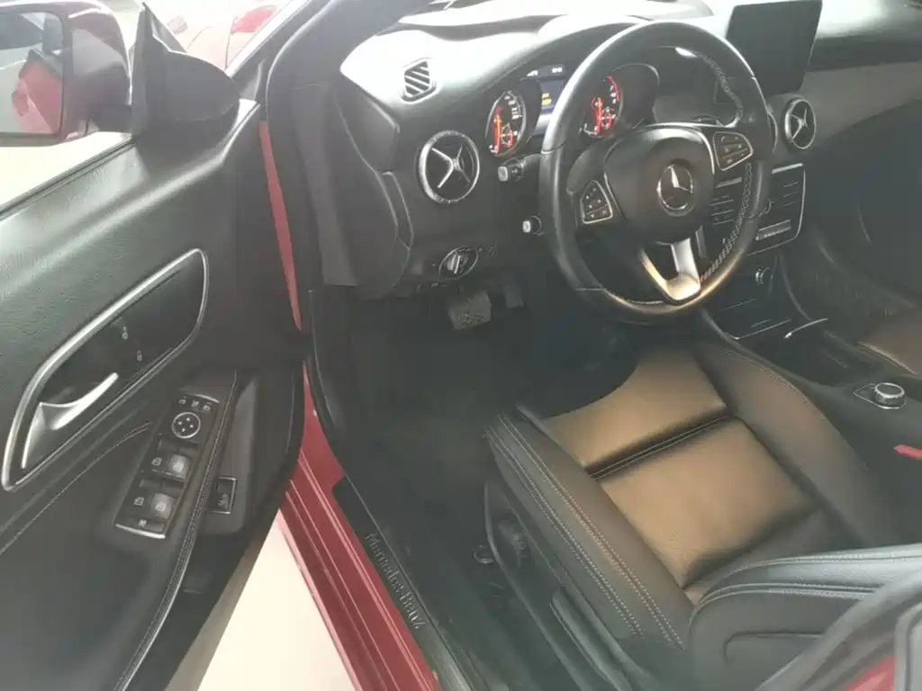 Mercedes-Benz CLA 2018 — фото 16