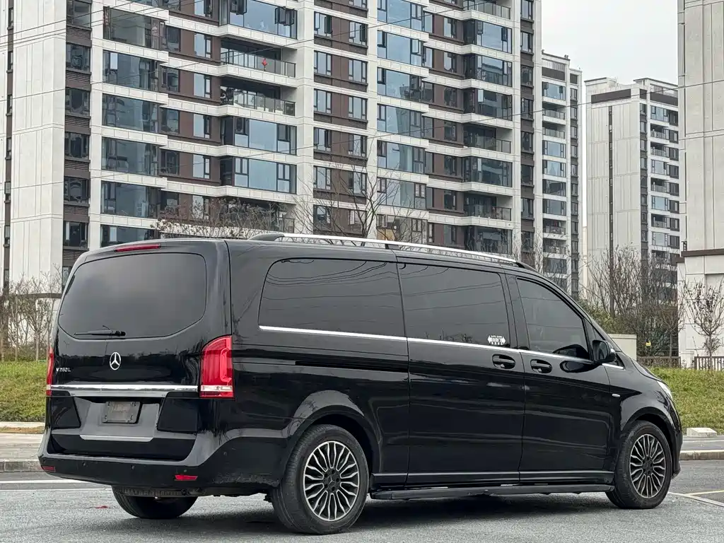 Mercedes-Benz V-Class 2018 — фото 6