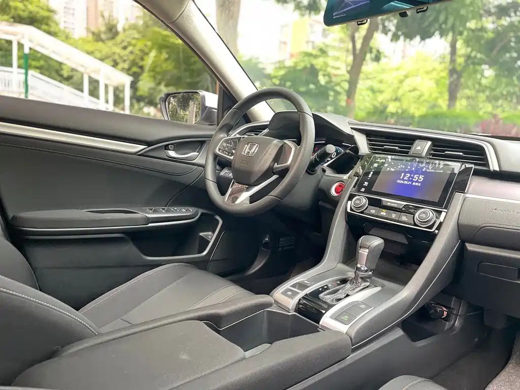 Honda Civic 2018 — фото 15