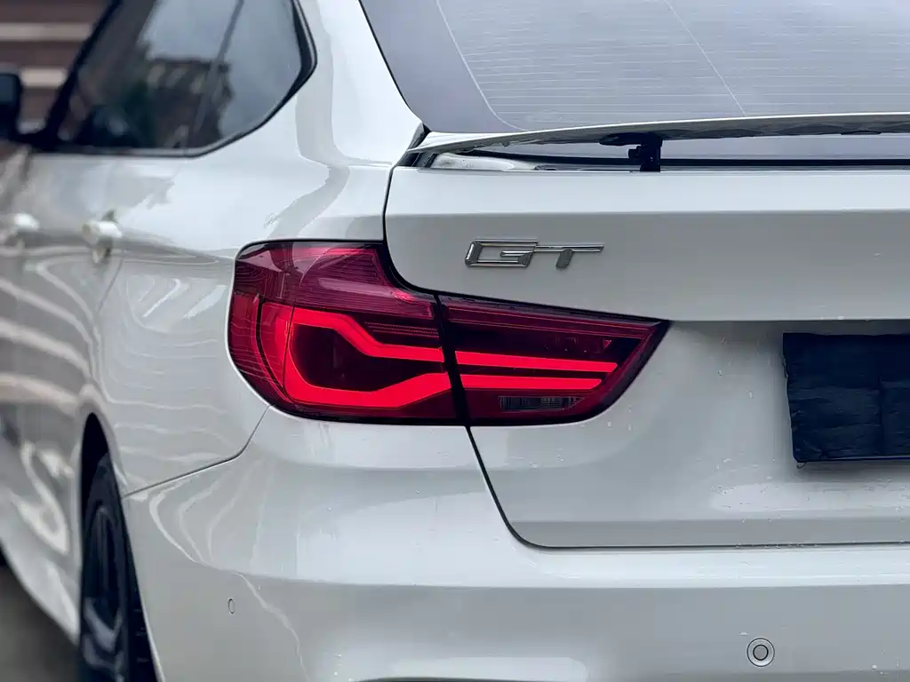 BMW 3 Series GT 2018 — фото 14