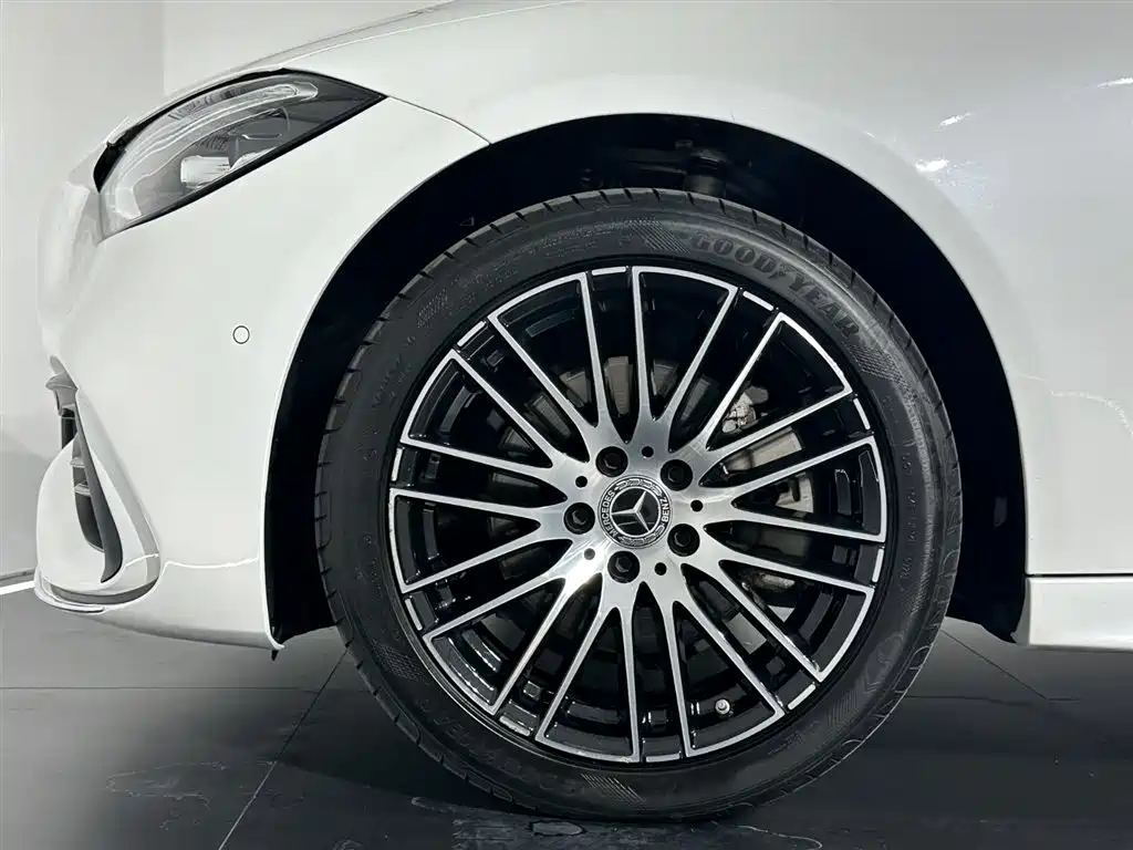 Mercedes-Benz C-Class 2023 — фото 16
