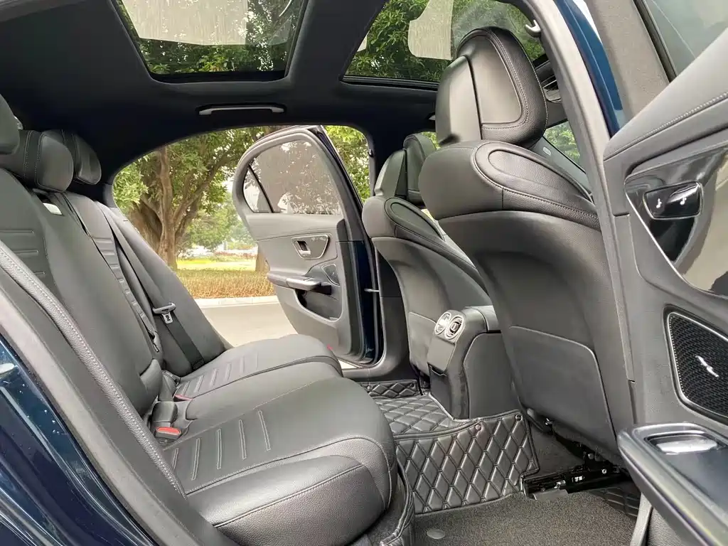 Mercedes-Benz C-Class 2023