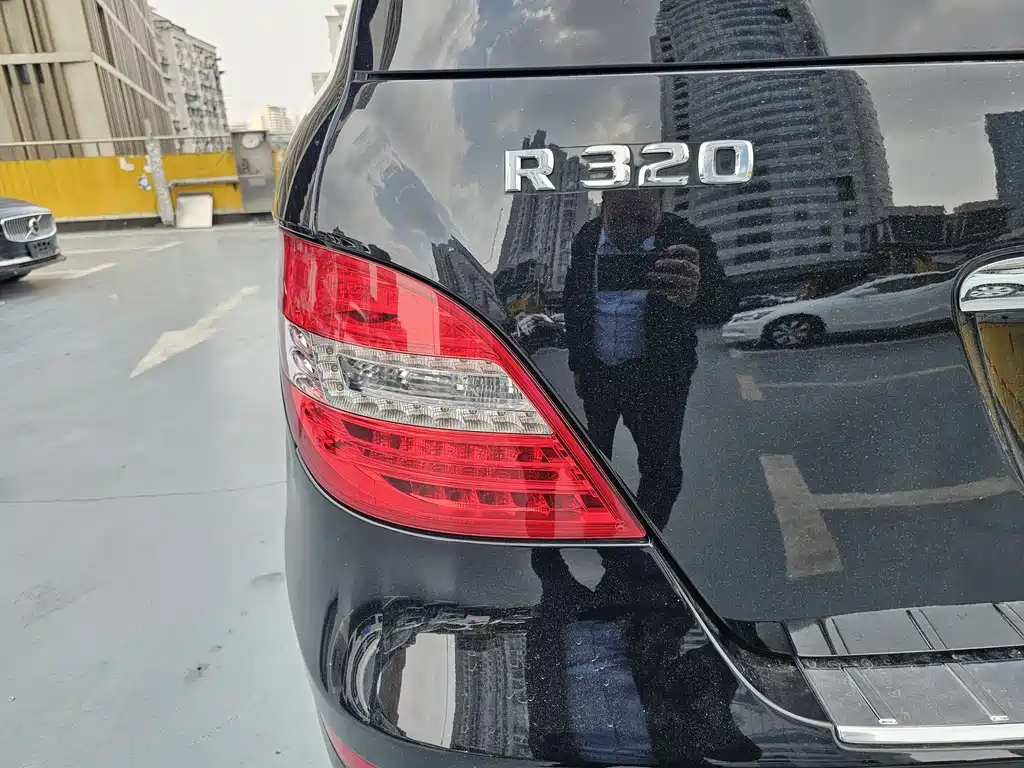 Mercedes-Benz R-Class 2017 — фото 23