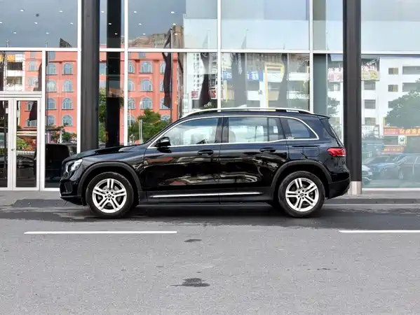 Mercedes-Benz GLB 2023