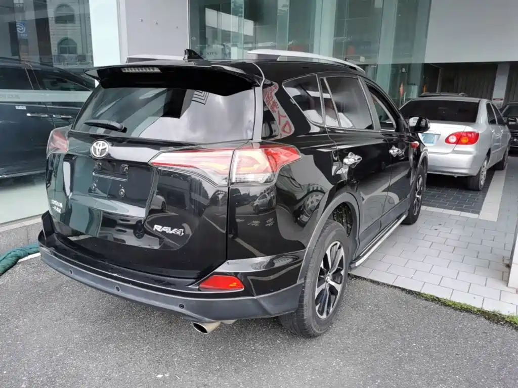 Toyota RAV4 2017 — фото 7