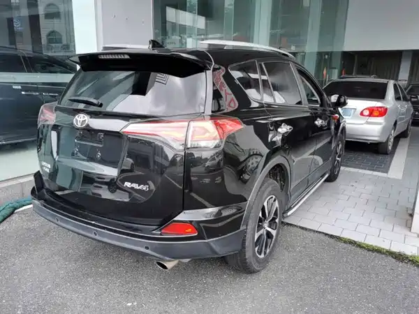 Toyota RAV4 2017