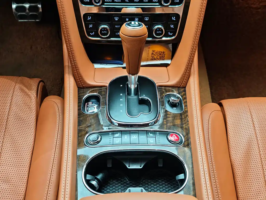 Bentley Flying Spur 2016 — фото 10