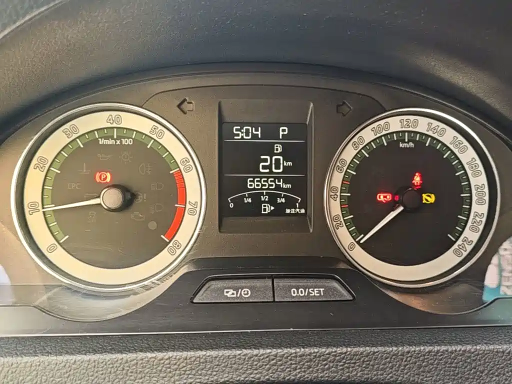 Skoda Rapid 2018 — фото 12