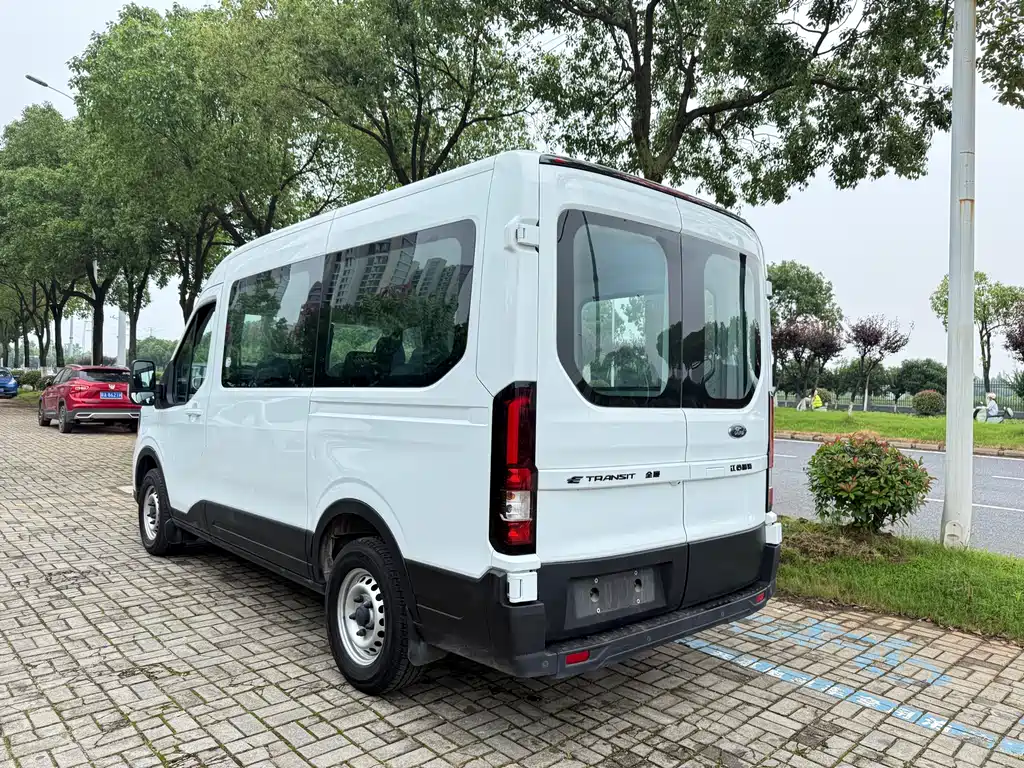 Ford E Transit 2023 — фото 10
