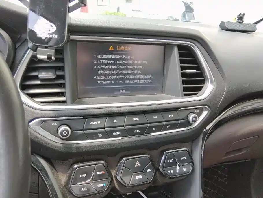 GAC Trumpchi GS4 2016 — фото 13
