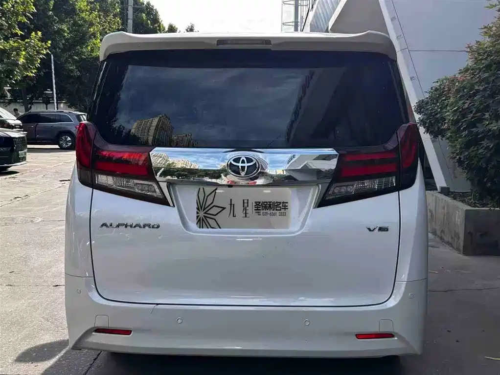 Toyota Alphard 2018 — фото 4