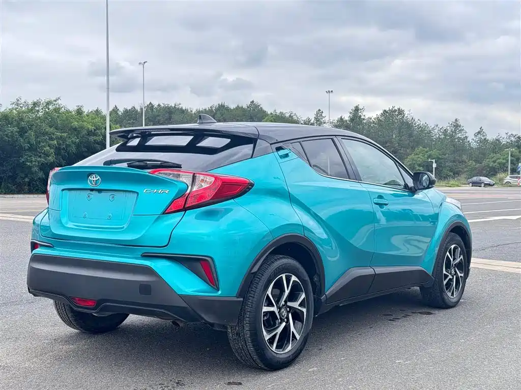 Toyota C-HR 2019 — фото 13