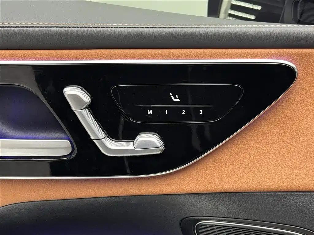 Mercedes-Benz GLC EV 2025 — фото 15