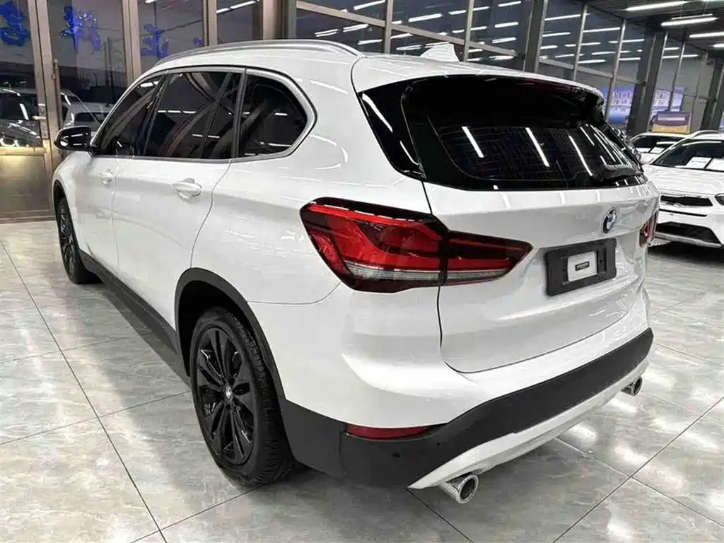 BMW X1 2021 — фото 4