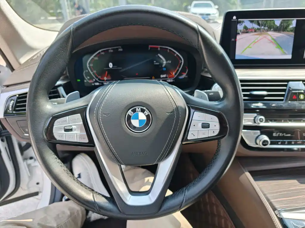 BMW 5 Series 2021 — фото 16
