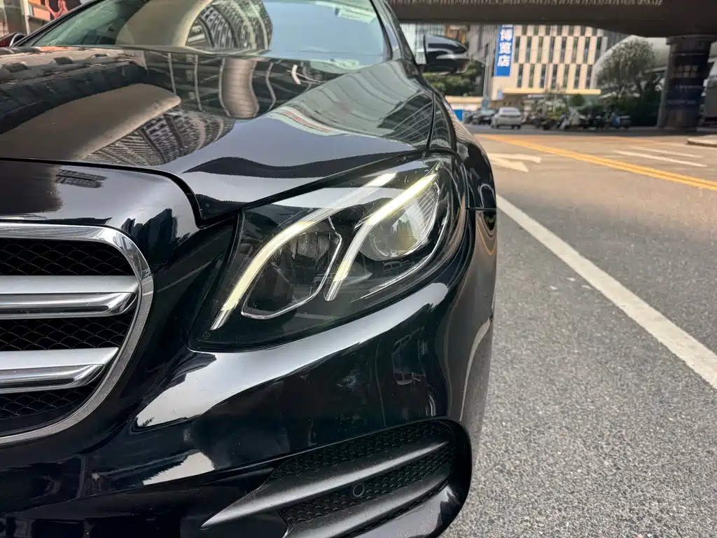 Mercedes-Benz E-Class 2019 — фото 20