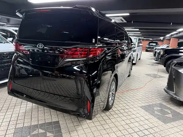 Toyota Alphard 2023